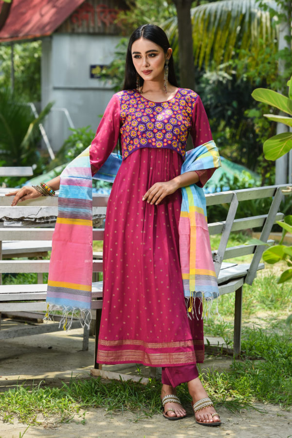 Sugar Plum Linen Printed & Hand Embroidered Salwar Kameez Set